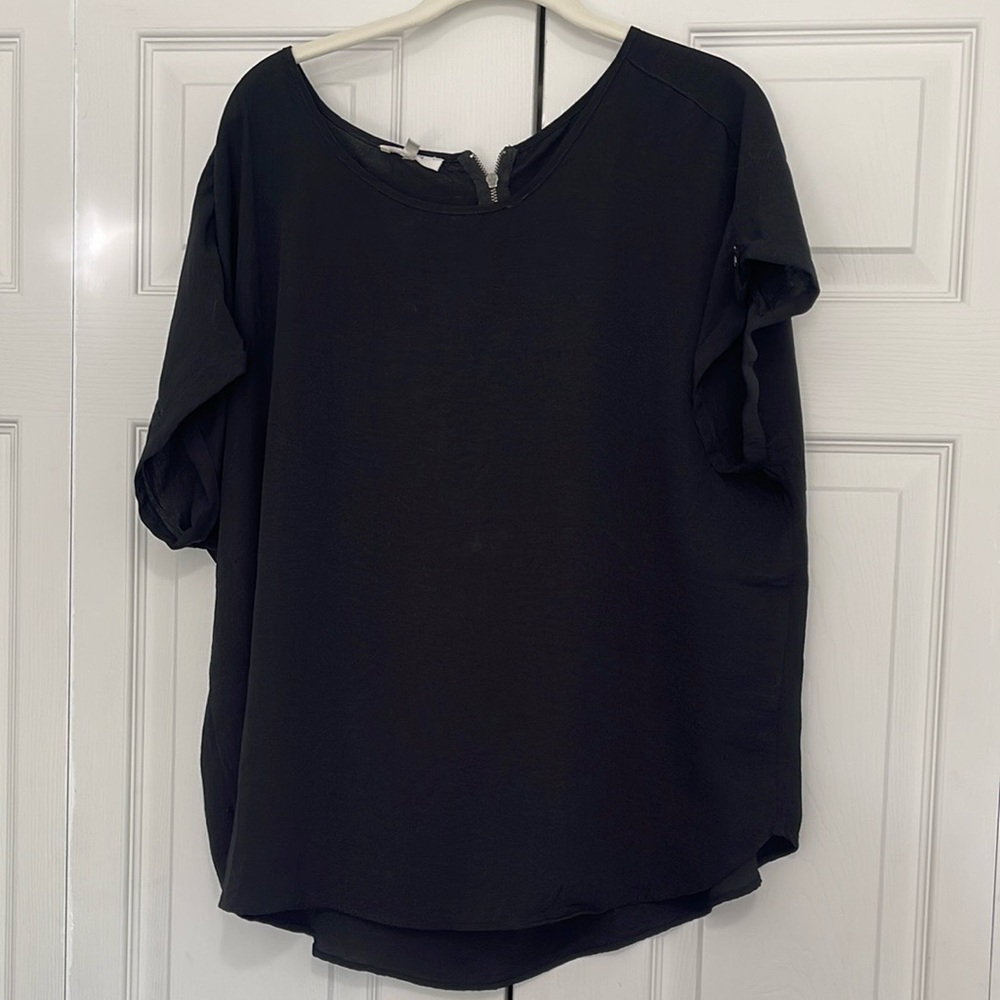 Maurices Black Relaxed Boxy Short Sleeve Blouse